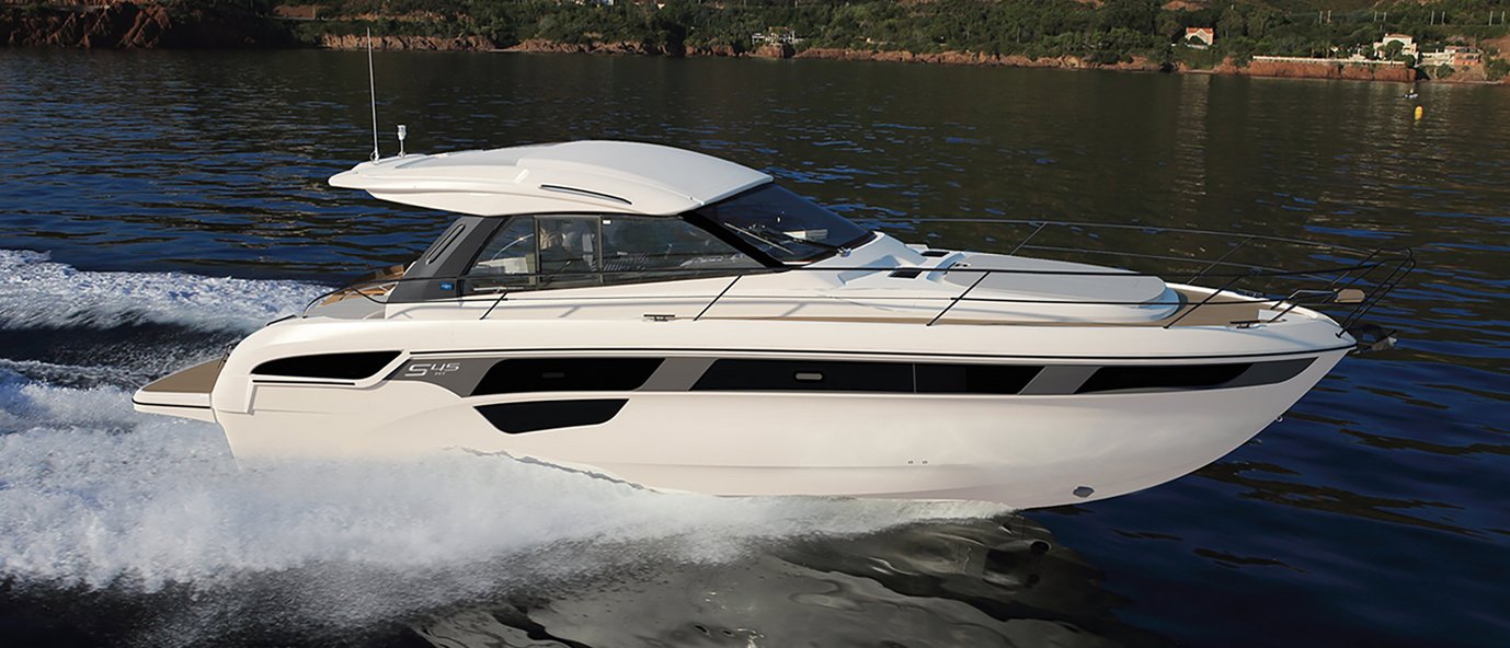 Bow of the Bavaria S45 HT